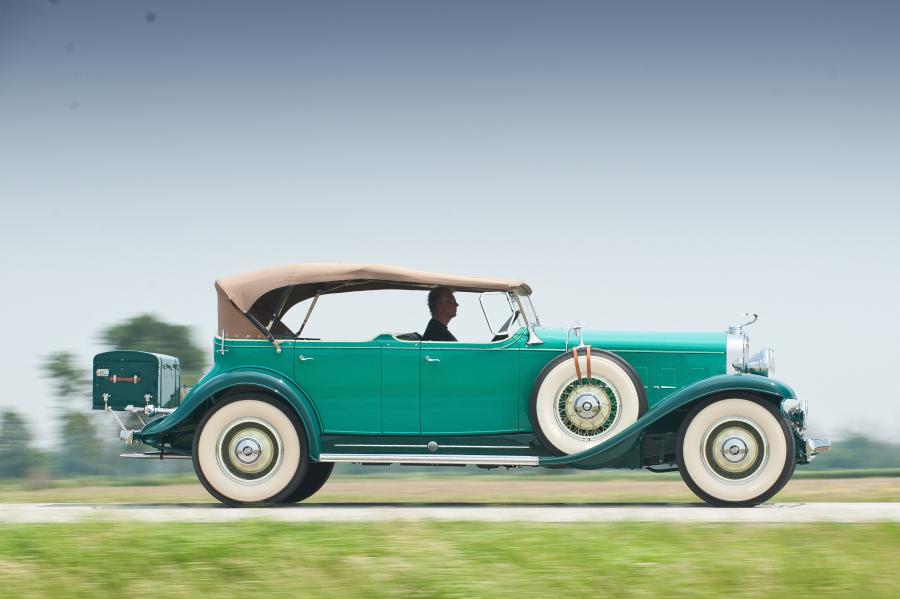  Cadillac V12 5-Passenger Phaeton by Fleetwood 1931 года  (фото 2 из 21)